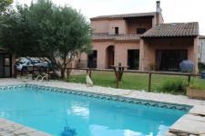 T3 de 60 m² avec balcons et parking.