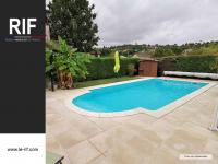 Maison 5 pièces de 150 m² avec piscine et jardin