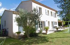 T5 de 110 m² avec balcon et parkings